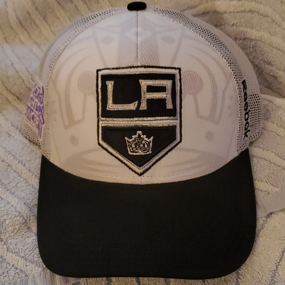 L A KINGS HOCKEY FIGHTS CANCER HAT - Picture 1 of 3